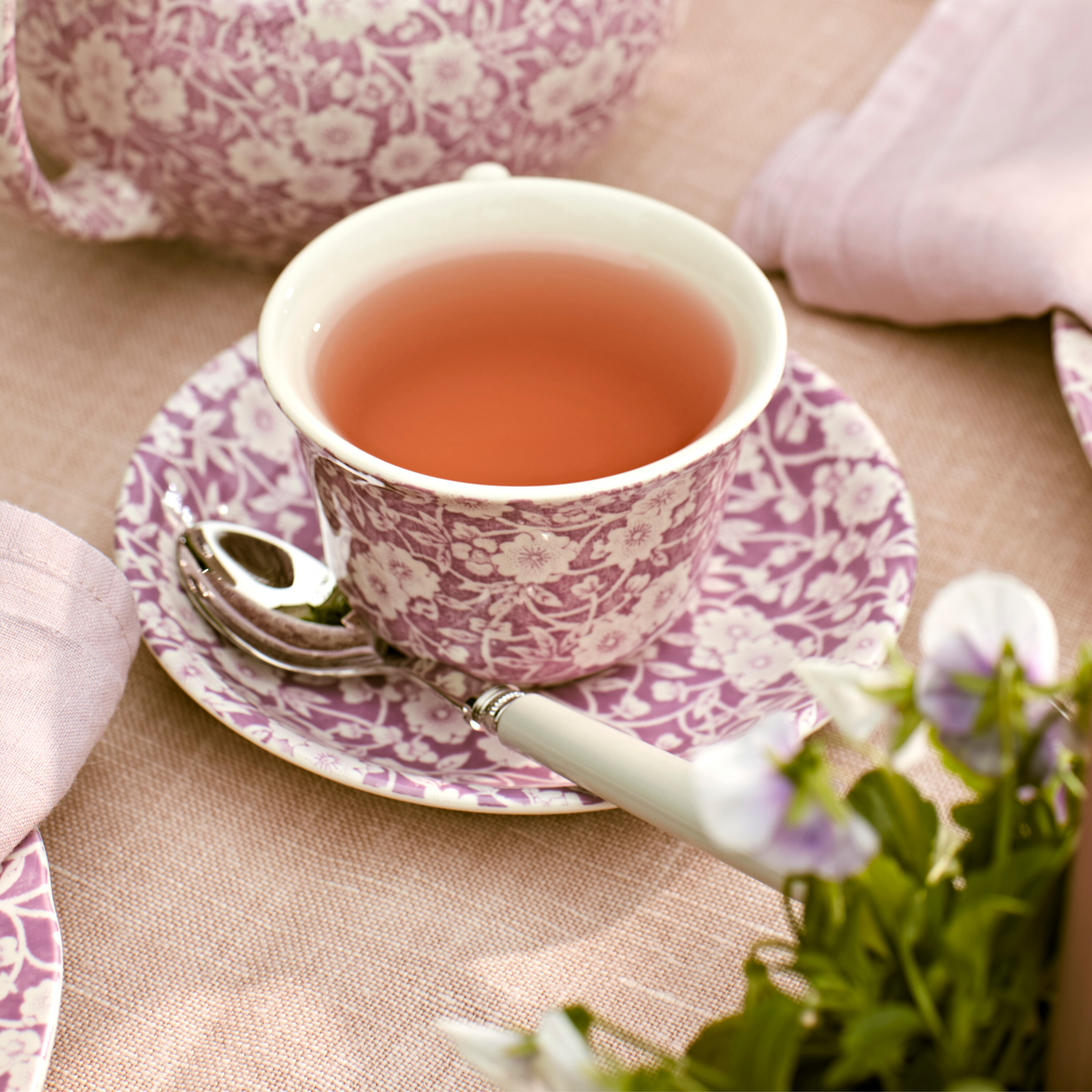 Blossom Calico Teacup 187ml / 0.33pt Seconds