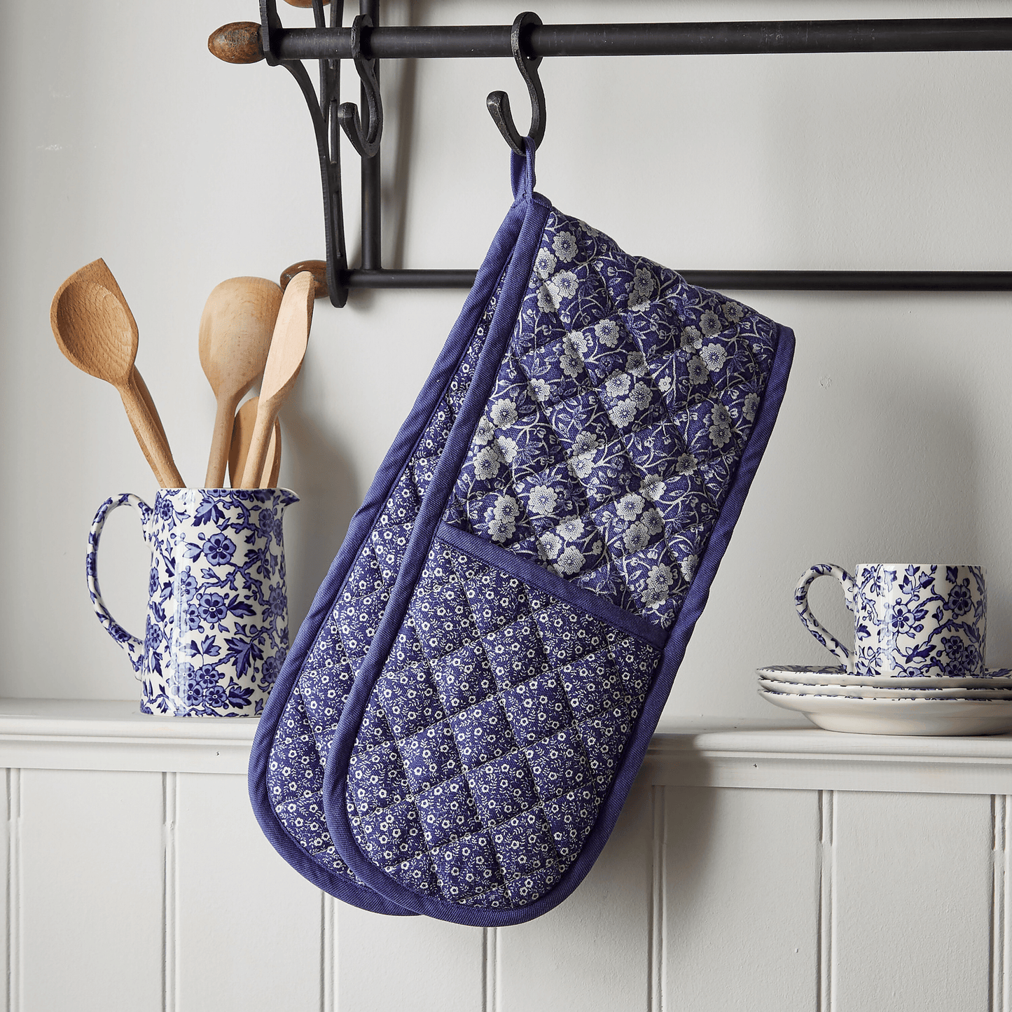 Burleigh x Bedeck of Belfast Blue Calico Double Oven Glove