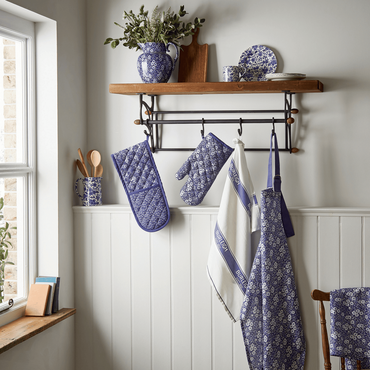 Burleigh x Bedeck of Belfast Blue Calico Double Oven Glove