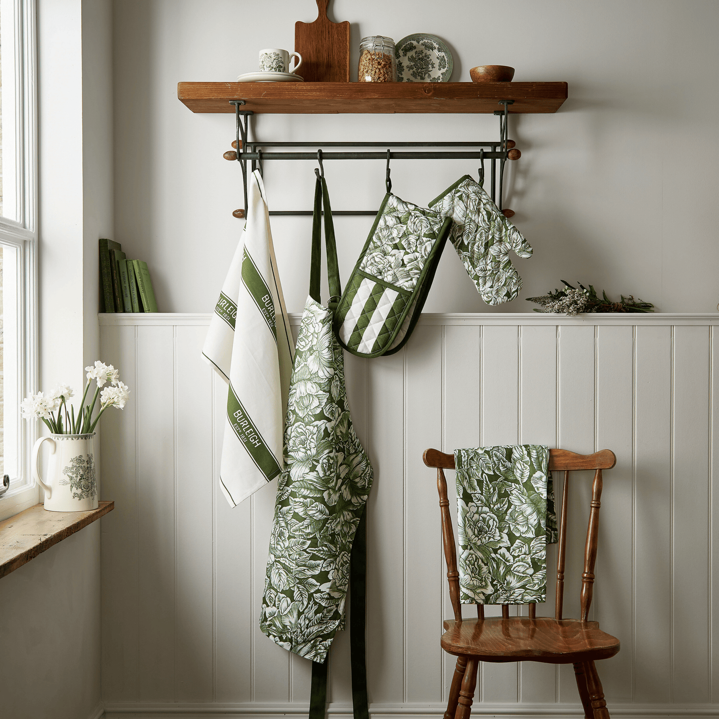 Burleigh x Bedeck of Belfast Green Hibiscus Apron