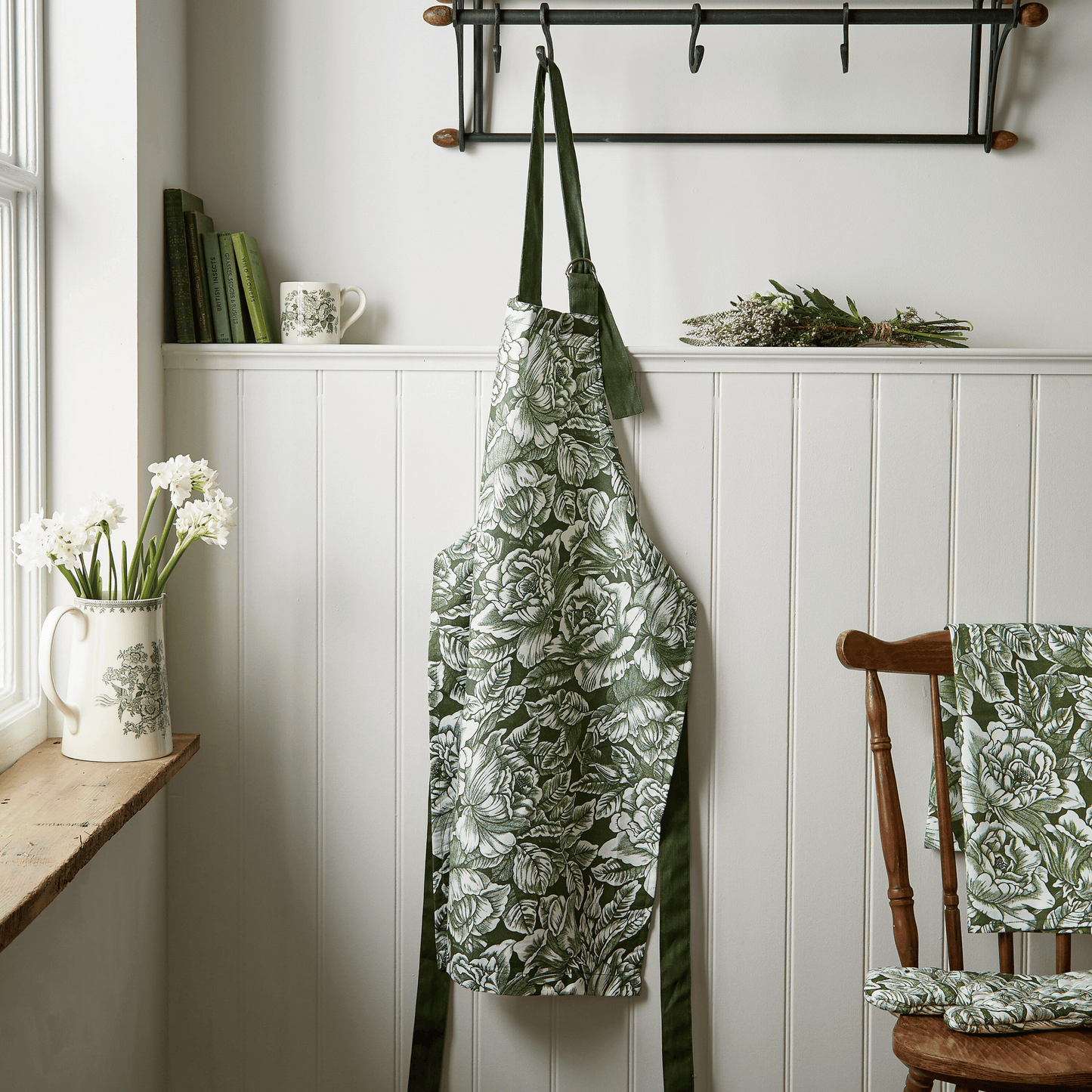 Burleigh x Bedeck of Belfast Green Hibiscus Apron