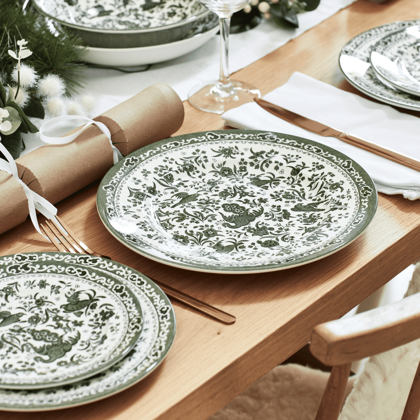 Green Regal Peacock Plate 25cm