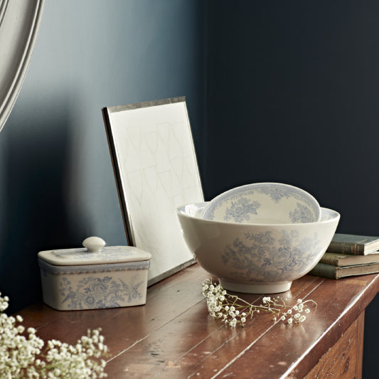 Wedding Gift Etiquette: Your Budget & What To Buy