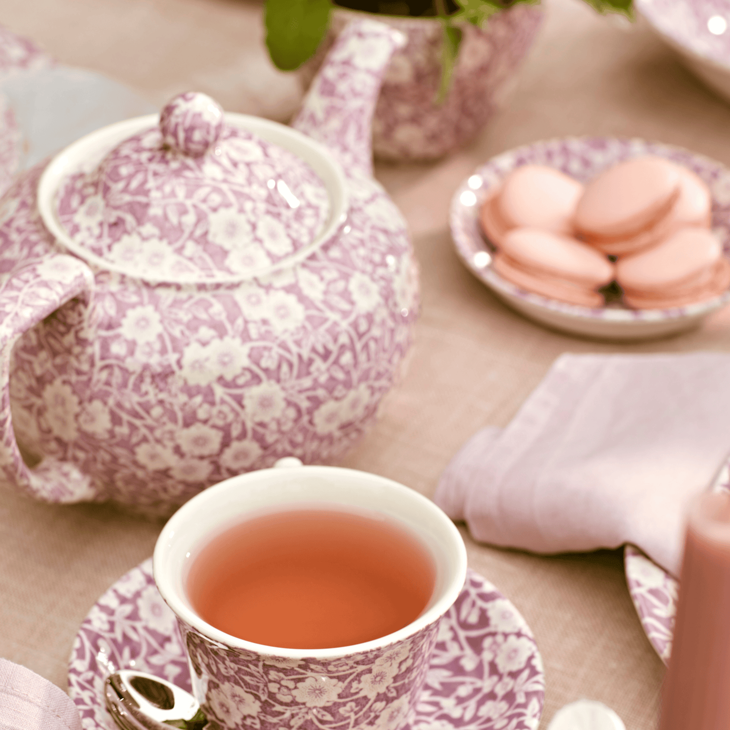 Blossom Calico Teapot Large 7 Cups 800ml / 1.5pt Base Seconds