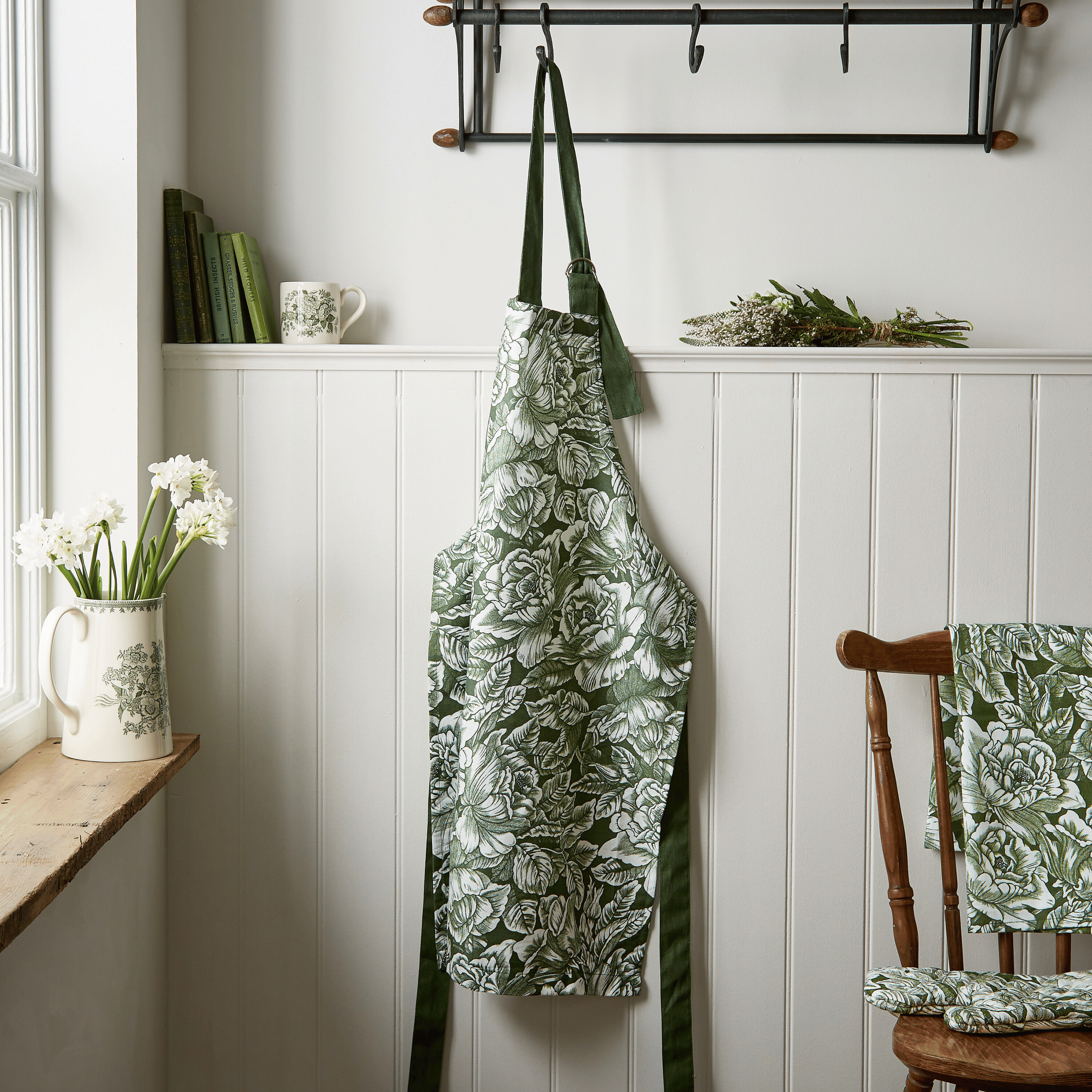 Burleigh x Bedeck of Belfast Green Hibiscus Apron – Burleigh Pottery