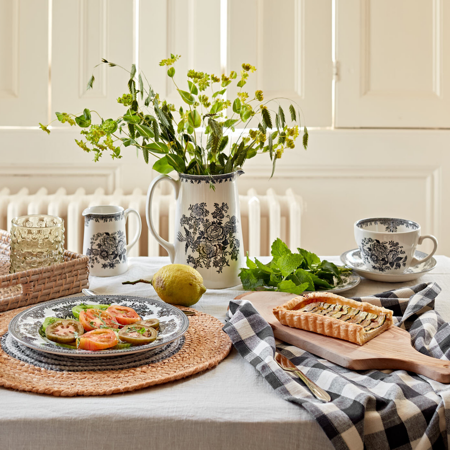 Black & White Asiatic Pheasants Breakfast Cup Gift Set