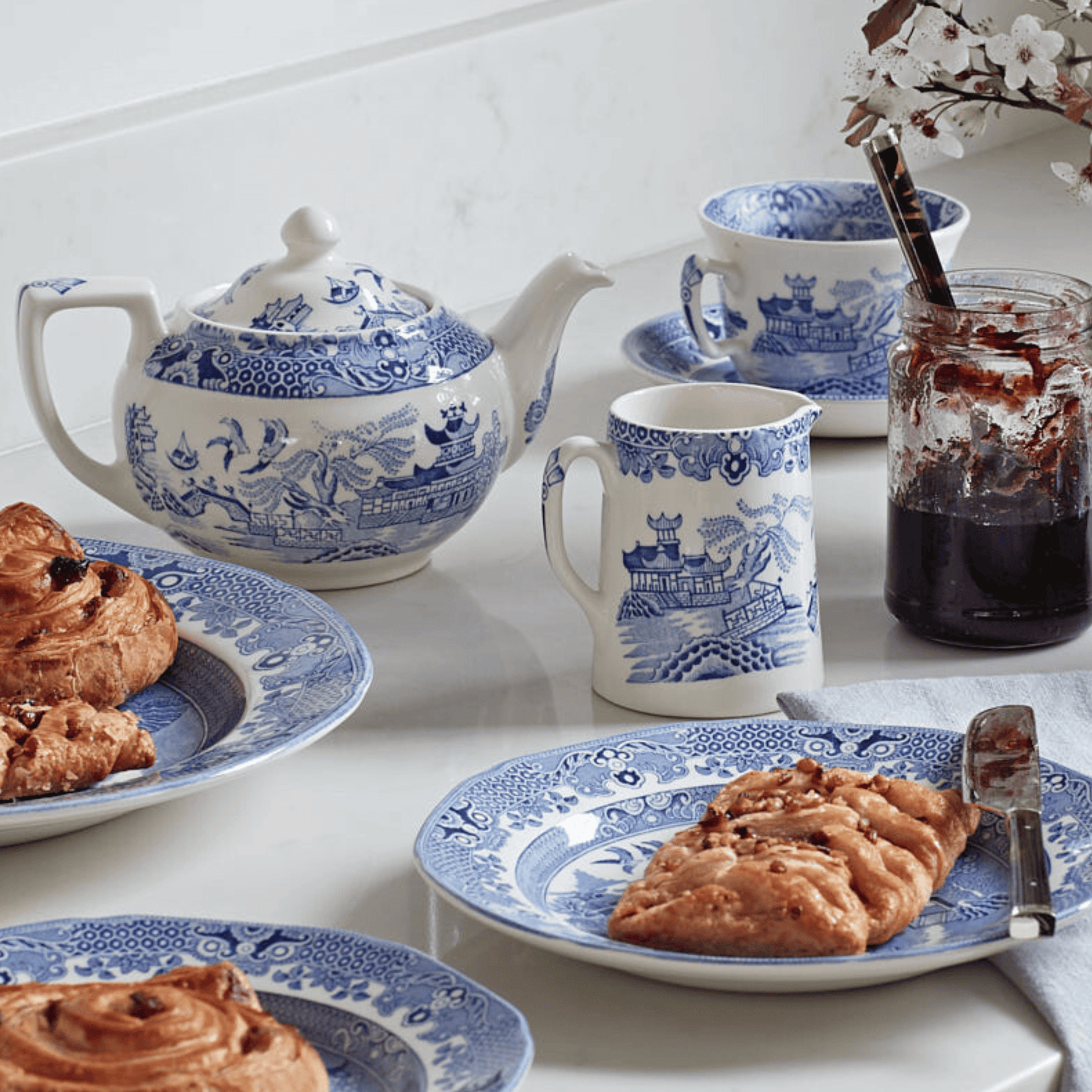 Blue Willow Small Teapot – Burleigh Pottery